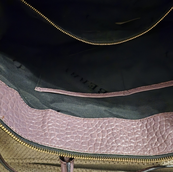 Burberry 100% calf grain grape handbag with strap for crossbody. - Picture 2 of 7